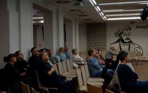 Fotorelacja ze spotkania podróżniczego z Piotrem Kowalczykiem o Sri Lance (2)