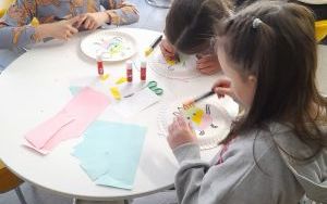 Uczestnicy lekcji bibliotecznej w ramach projektu Nasza Mała Biblioteka (1)