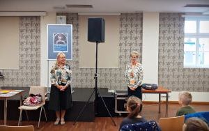 Zdjęcia ze spotkania autorskiego z Ewą Chotomską