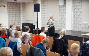 Zdjęcia ze spotkania autorskiego z Ewą Chotomską