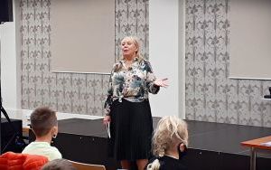 Zdjęcia ze spotkania autorskiego z Ewą Chotomską