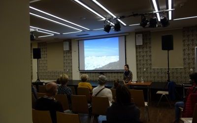 Spotkanie z Marzeną Filipczak "Na północy: zorze, gejzery i renifery"