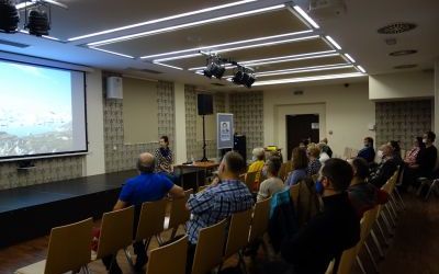 Spotkanie z Marzeną Filipczak "Na północy: zorze, gejzery i renifery"