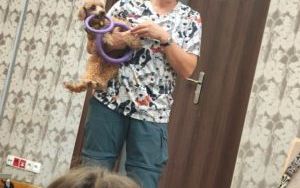 Dzieci podczas dogoterapii (5)