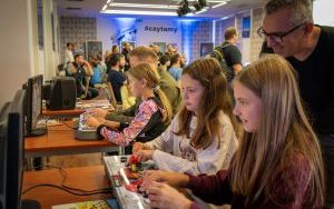 Uczestnicy imprezy retro gamingowej Pixelove Ole (6)