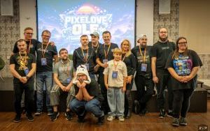 Uczestnicy imprezy retro gamingowej Pixelove Ole (1)