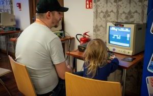 Uczestnicy imprezy retro gamingowej Pixelove Ole (2)