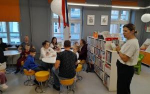 Uczestnicy spotkania Klubu Książkowych Jeżyków (2)