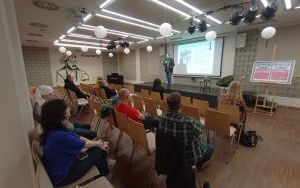 Uczestnicy i prelegent wykładu przez Koreańską Nocą Bibliotek (3)
