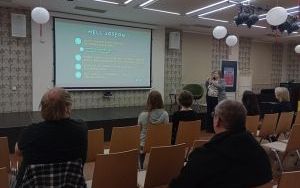Uczestnicy i prelegent wykładu przez Koreańską Nocą Bibliotek (2)