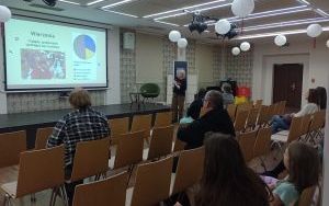 Uczestnicy i prelegent wykładu przez Koreańską Nocą Bibliotek (4)