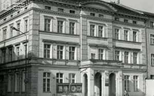 Budynek biblioteki, rok 1980.