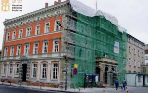 Remont elewacji siedziby biblioteki, rok 2000. 