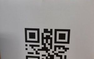 Kod QR z ukrytym bajkowym bohaterem "N"