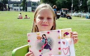 Fotorelacja z akcji mobilnej czytelni BOOKWORM na basenie letnim ATOL