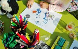 Fotorelacja z akcji mobilnej czytelni BOOKWORM na basenie letnim ATOL