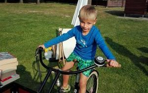 Fotorelacja z akcji mobilnej czytelni BOOKWORM na basenie letnim ATOL