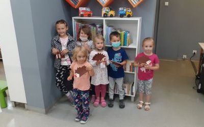 Uczestnicy zajęć w ramach Klubu Książkowych Jeżyków