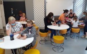 Uczestnicy zajęć w ramach Klubu Książkowych Jeżyków