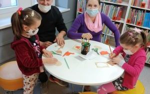 Uczestnicy zajęć w ramach Klubu Książkowych Jeżyków