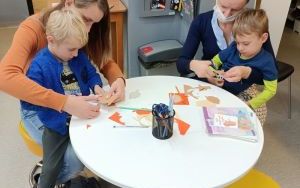 Uczestnicy zajęć w ramach Klubu Książkowych Jeżyków