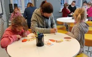 Uczestnicy zajęć w ramach Klubu Książkowych Jeżyków