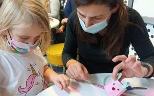 Uczestnicy zajęć w ramach Klubu Książkowych Jeżyków