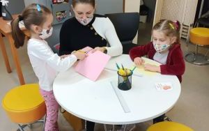 Uczestnicy zajęć w ramach Klubu Książkowych Jeżyków