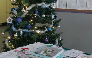 Fotorelacja z przekazania kartek w ramach akcji "Listy do Mikołaja Reja"