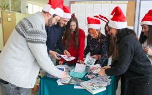 Fotorelacja z przekazania kartek w ramach akcji "Listy do Mikołaja Reja"