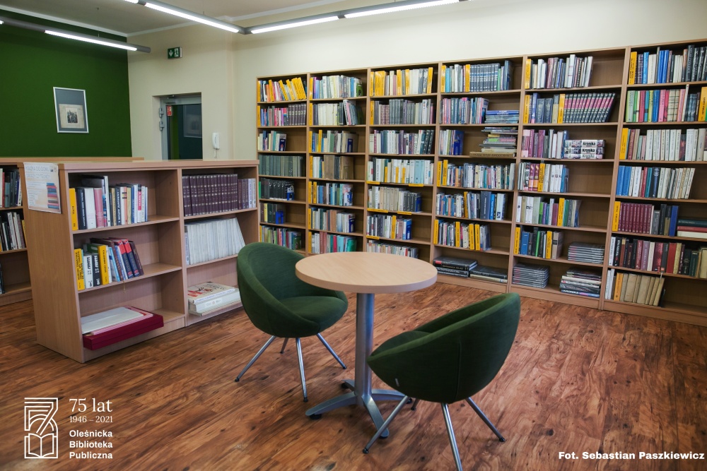 Wnętrze czytelni przy ul. M. Reja 10 Wnętrze czytelni przy ul. M. Reja 10